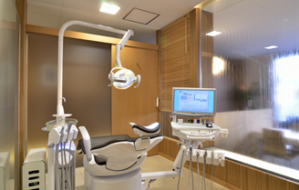 フェニックス歯科の個室診療室